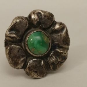 Sterling Silver Ring Green Stone Size 5.25